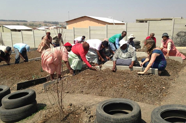 mama bongi en die begin van ons tuine by saving grace2